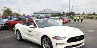 10 milyonuncu Ford Mustang banttan indi!