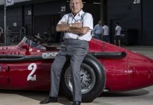 Maserati MC20’yi, Efsane Pilot Sir Stirling Moss’a ithaf etti