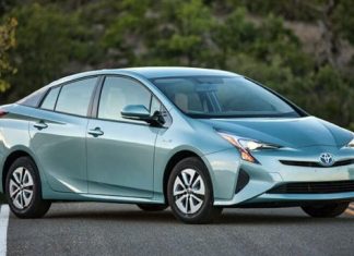 Toyota, yazılım hatasından dolayı 752 bin Prius aracını geri çağırıyor