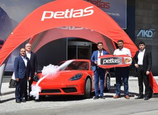 PETLAS REKLAMINDAKİ KIRMIZI PORSCHE, BURSA’YA GİTTİ