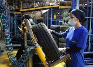 Goodyear’da Lastik Üretimine Kadın Eli Değdi