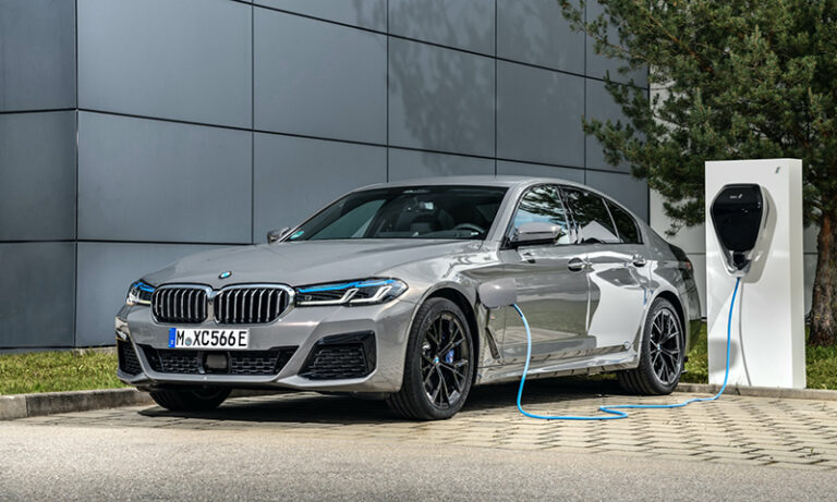 BMW’de bahar şenliği başladı, yeni plug-in hybrid modeller!