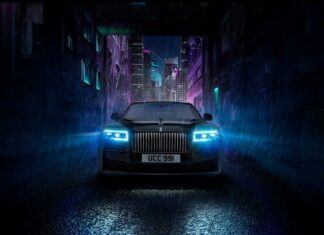 ROLLS-ROYCE BLACK BADGE GHOST OTOMOBİLİNİ TANITTI