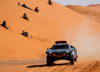 Audi RS Q e-tronlar ilk bölümü tamamladı