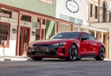Audi e-tron Yılın Performans Otomobili