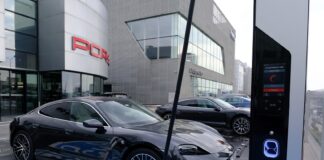 Porsche Türkiye’nin ilk batarya onarım merkezini açtı