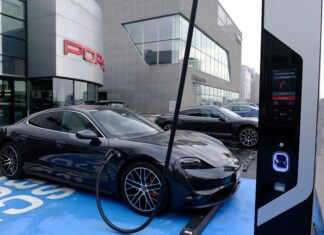 Porsche Türkiye’nin ilk batarya onarım merkezini açtı