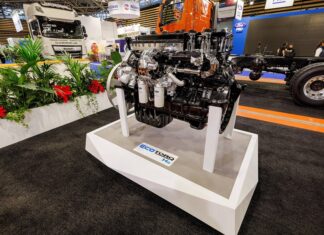 Ford Trucks, Tek Silindirliden Sonra Çok Silindirli Hidrojen Motorunun Ateşlemesini Gerçekleştirdi