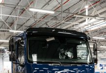 Renault Trucks, 2000’inci elektrikli kamyonunu Hollanda’ya teslim ediyor