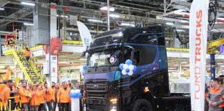Ford Trucks 300 Bininci Kamyonunu Hattan İndirdi